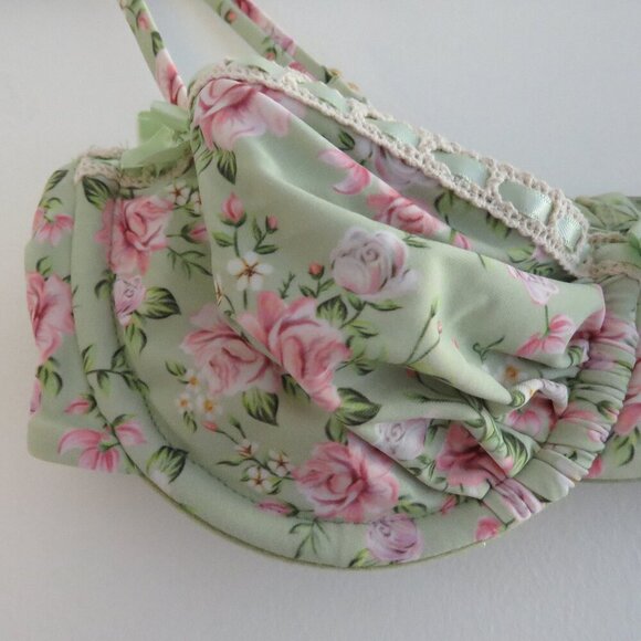 BLACKBOUGH SWIM Georgia Ruched Underwired Bikini Top in Nantucket Cottage Floral - Picture 3 of 14